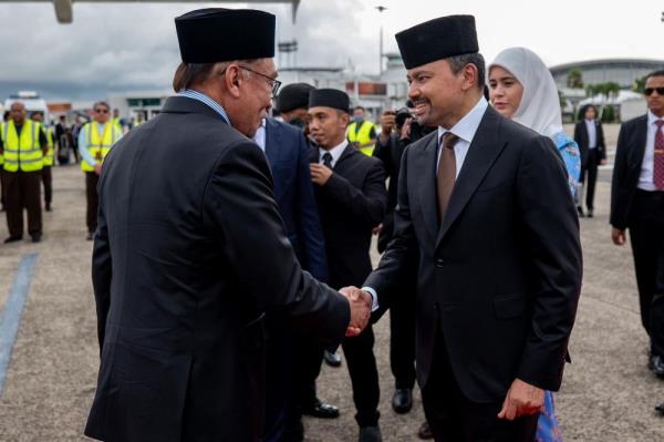 Brunei crown prince on official visit to Malaysia starting today, to call on King and PM